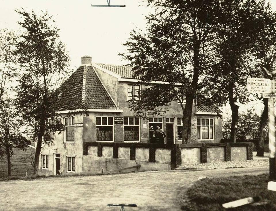 Café Brasserie Het Heerenhuis Het Kalf Esterno foto