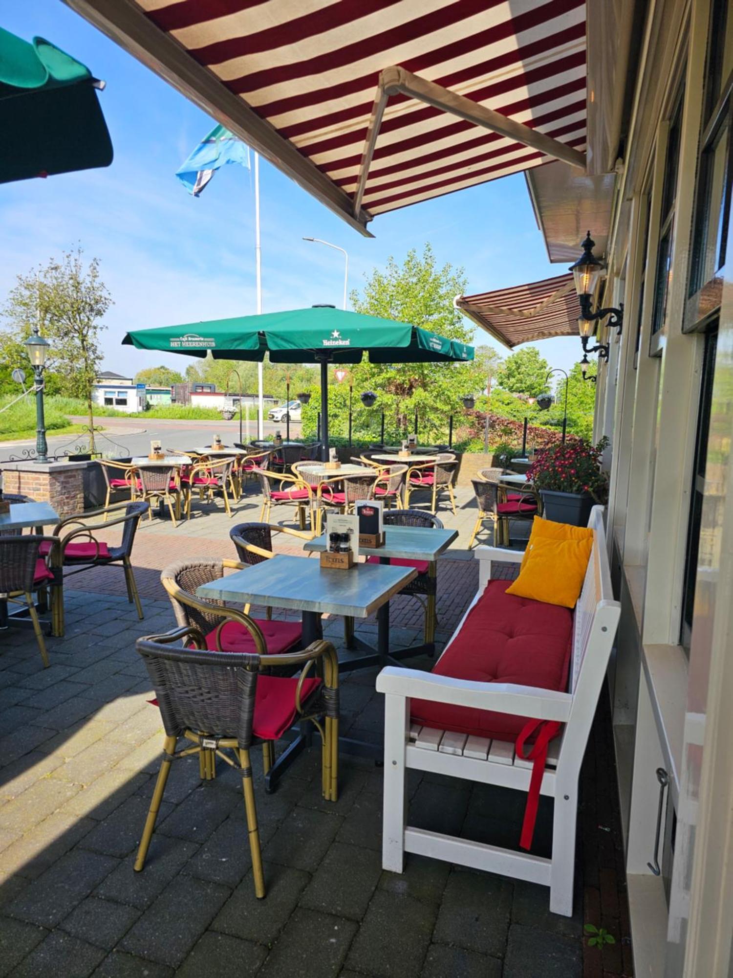 Café Brasserie Het Heerenhuis Het Kalf Esterno foto