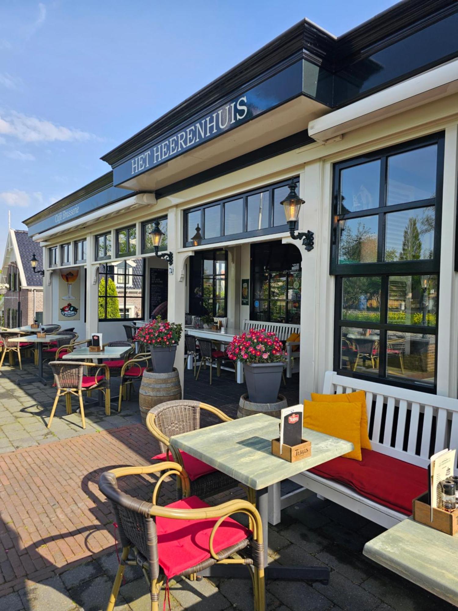 Café Brasserie Het Heerenhuis Het Kalf Esterno foto