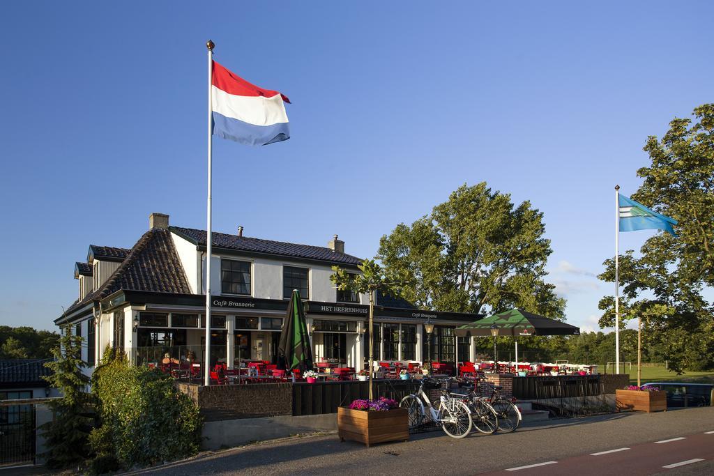Café Brasserie Het Heerenhuis Het Kalf Esterno foto